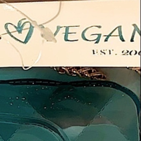 Vegan Jelly Style Teal Color Turn Lock Cassette Gold Chain Handbag. - Picture 4 of 4